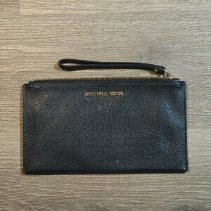 Michael Kors Jet Set Large Wristlet Clutch Wallet Black Pebble Leather Travel